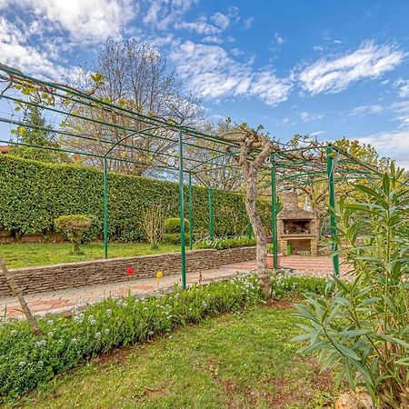 Apartment Flores Stari Pazin Εξωτερικό φωτογραφία