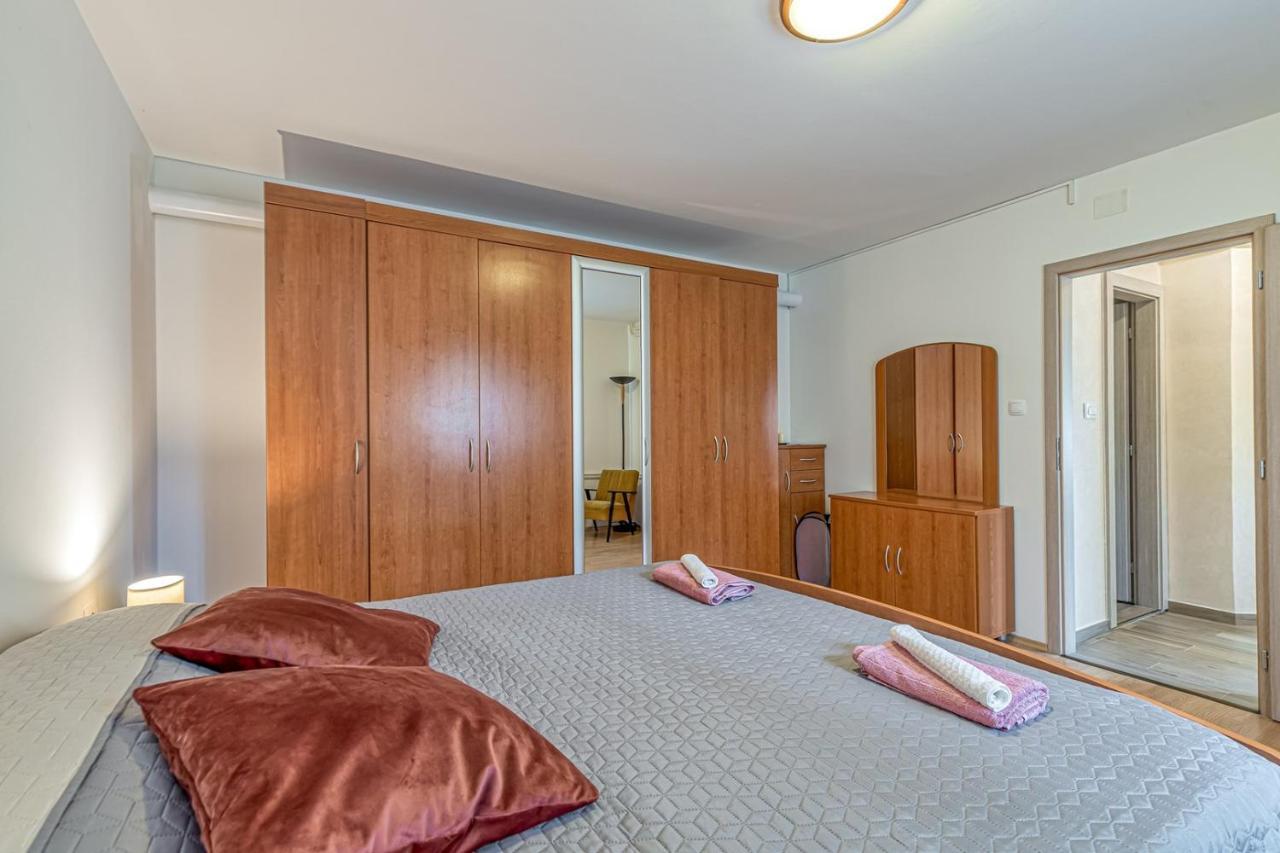 Apartment Flores Stari Pazin Εξωτερικό φωτογραφία
