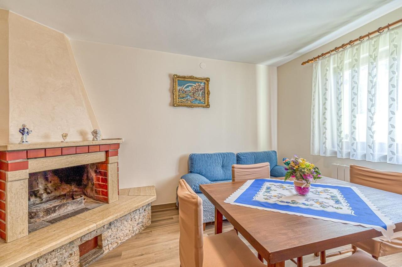 Apartment Flores Stari Pazin Εξωτερικό φωτογραφία