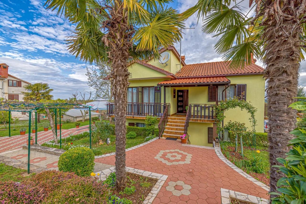 Apartment Flores Stari Pazin Εξωτερικό φωτογραφία