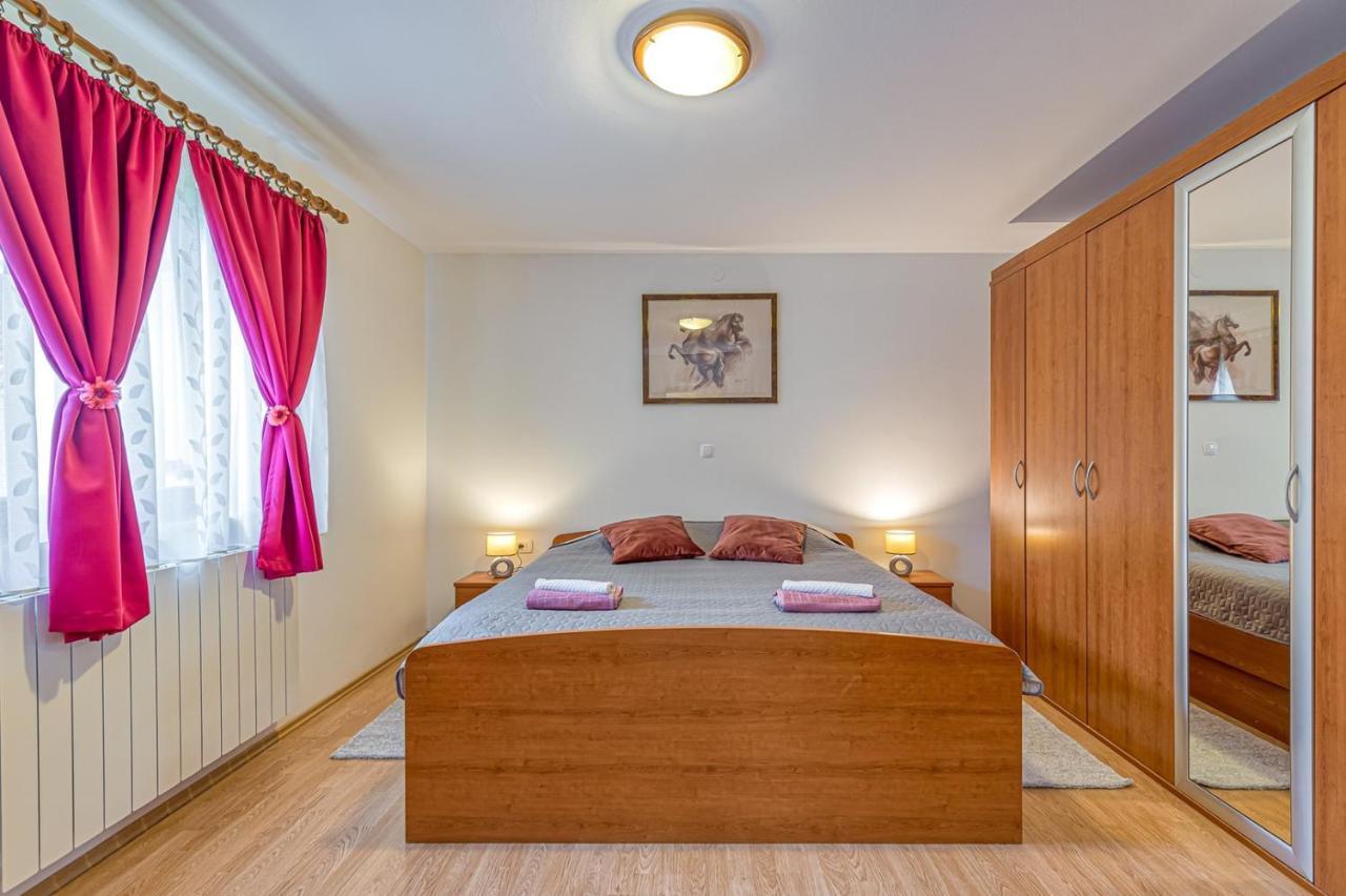 Apartment Flores Stari Pazin Εξωτερικό φωτογραφία