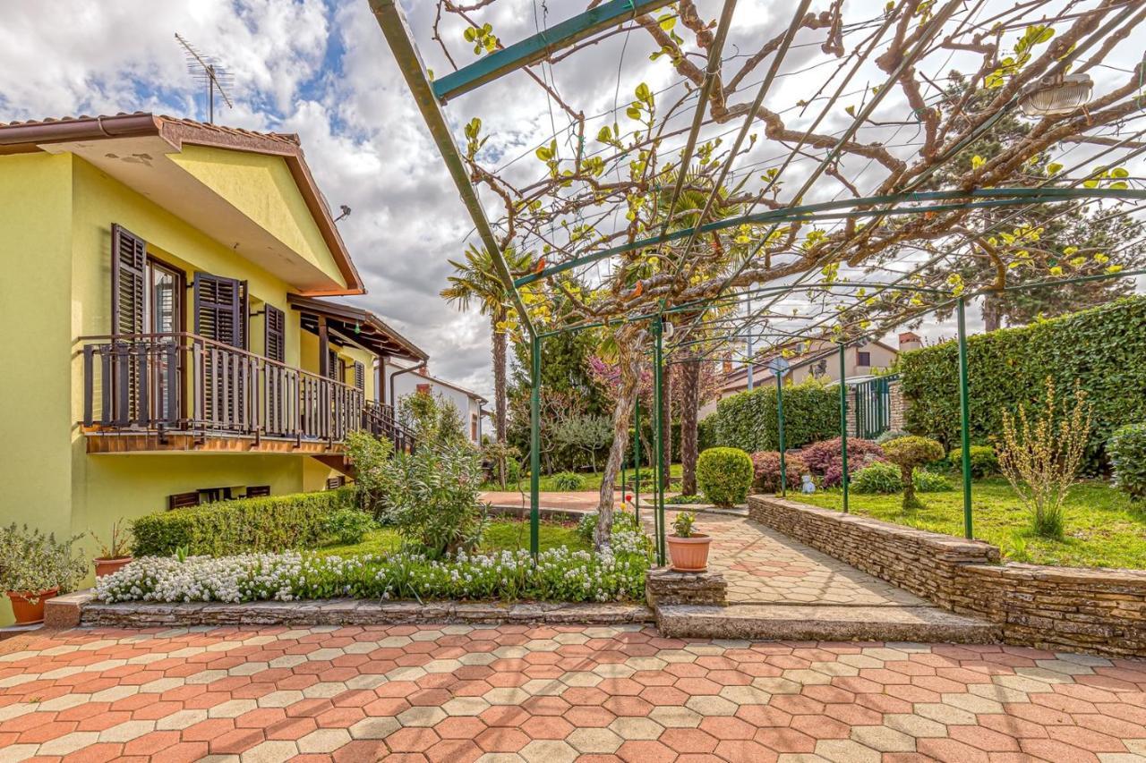 Apartment Flores Stari Pazin Εξωτερικό φωτογραφία