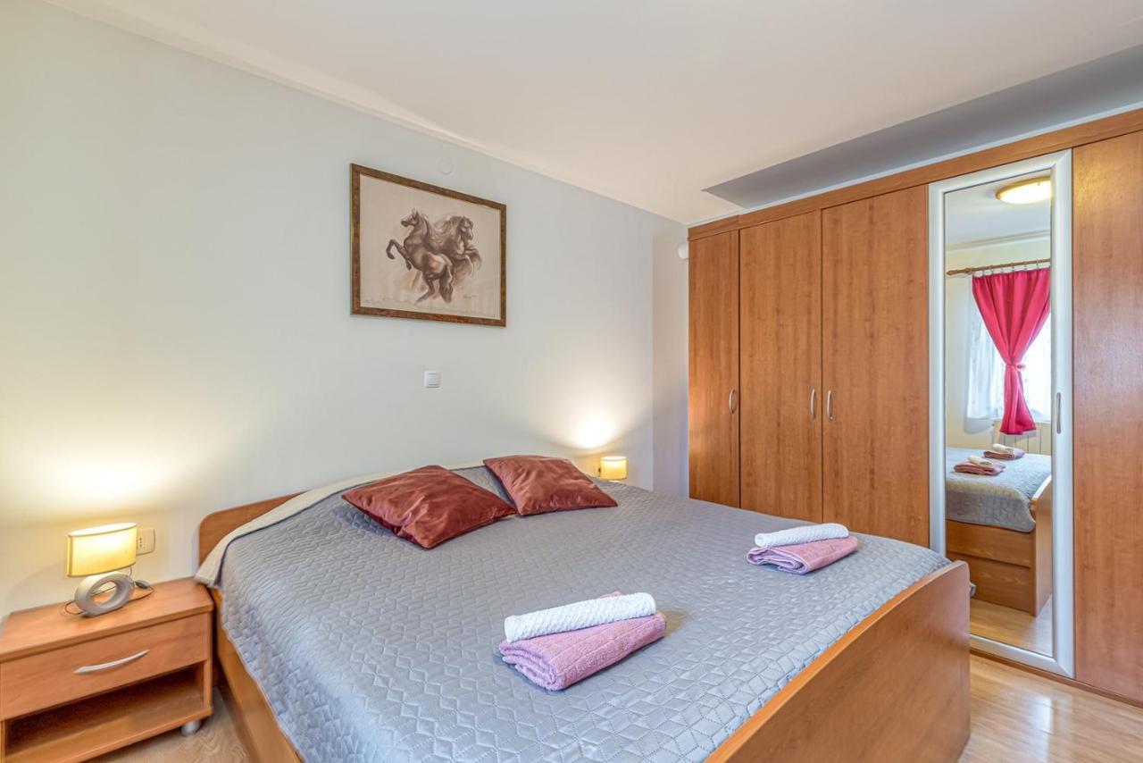 Apartment Flores Stari Pazin Εξωτερικό φωτογραφία